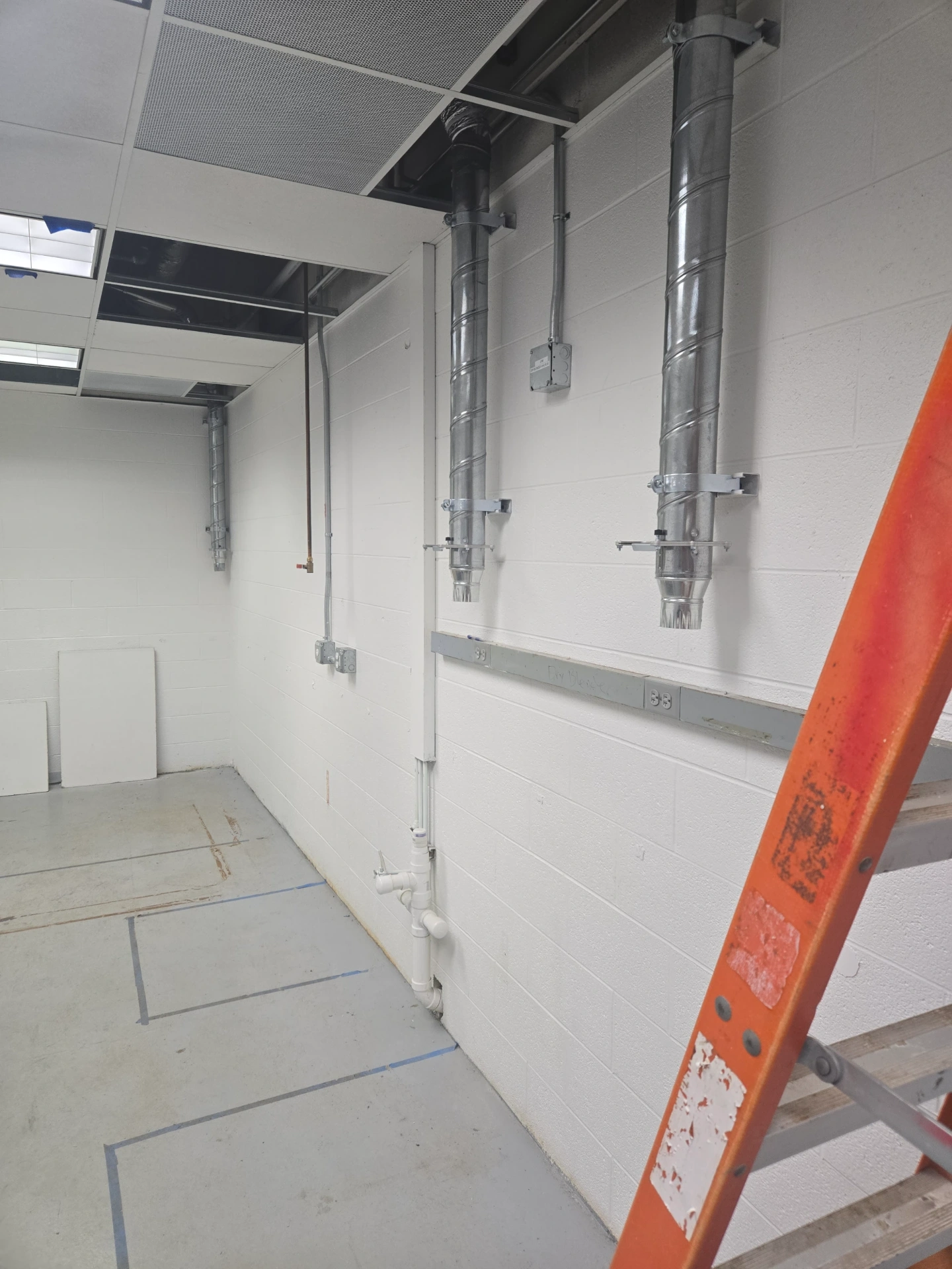Spiral ductwork and ceiling vent repair by Great Lakes Comfort in Howell, MI